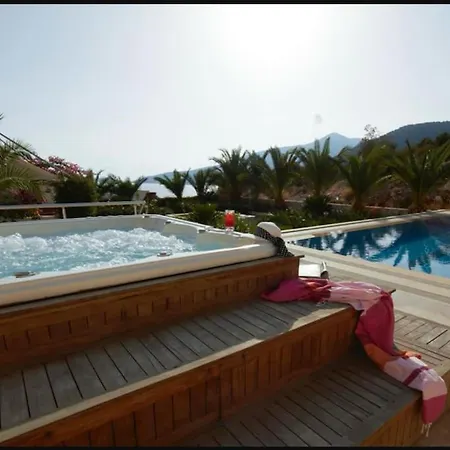 Glass House Ultra Luex Tatil 别墅